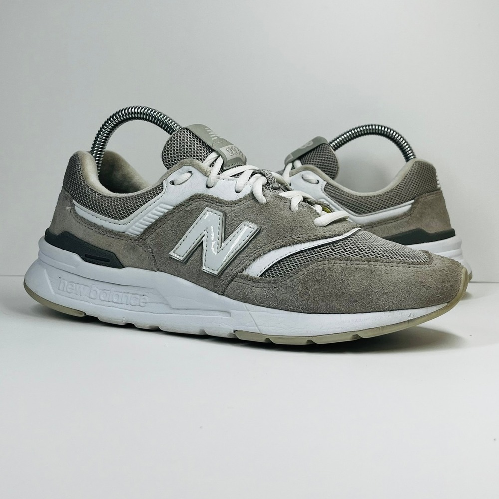 New Balance 997H Casual Sneaker Women's 8.5 B Comfort Gray Suede CW997HCR